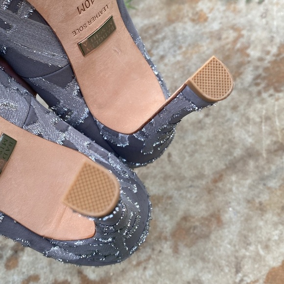 Badgley Mischka stiletto heels silver textile metallic5” Event Wedding peep toe - Picture 9 of 12